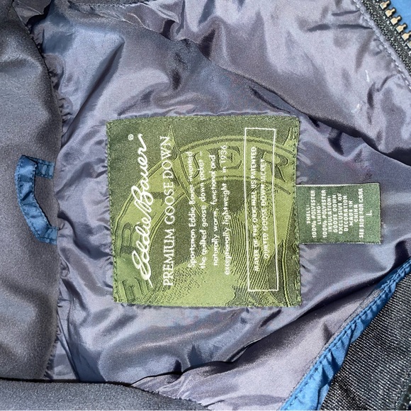 Eddie Bauer Men’s L down filled puffy vest in navy blue - Picture 3 of 4